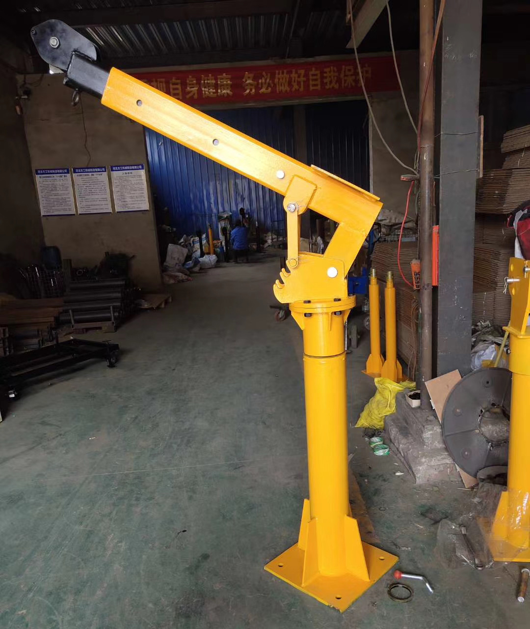 2噸小吊機，隨車吊機，小型車載吊機