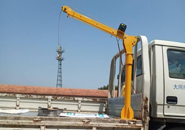 車用小吊機，小型隨車吊，旋臂式吊運機